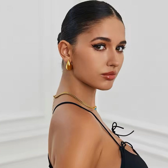 ◾️18K Gold Plated Waterdrop Earrings - Picture 6 of 11